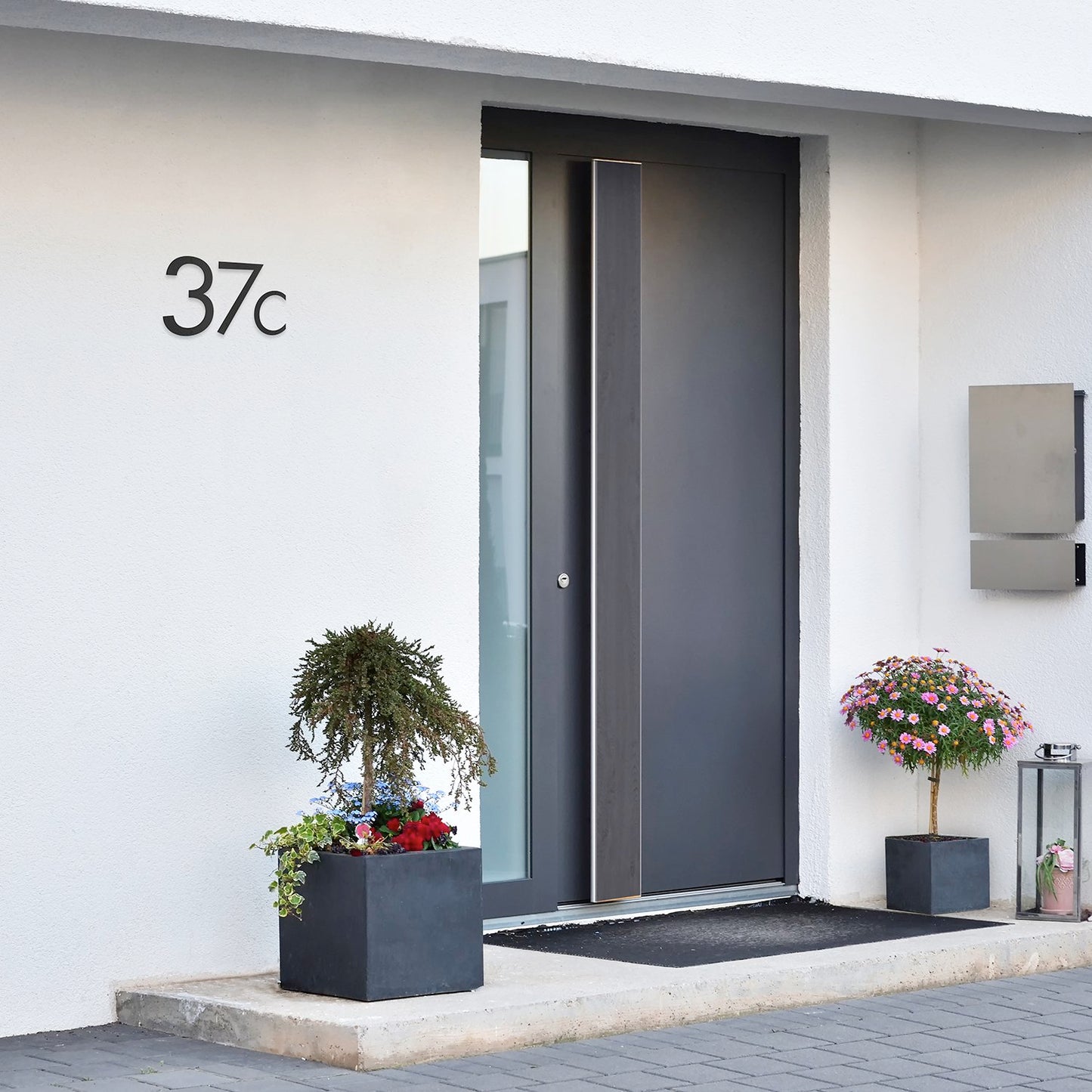 NORDIC House Letter C