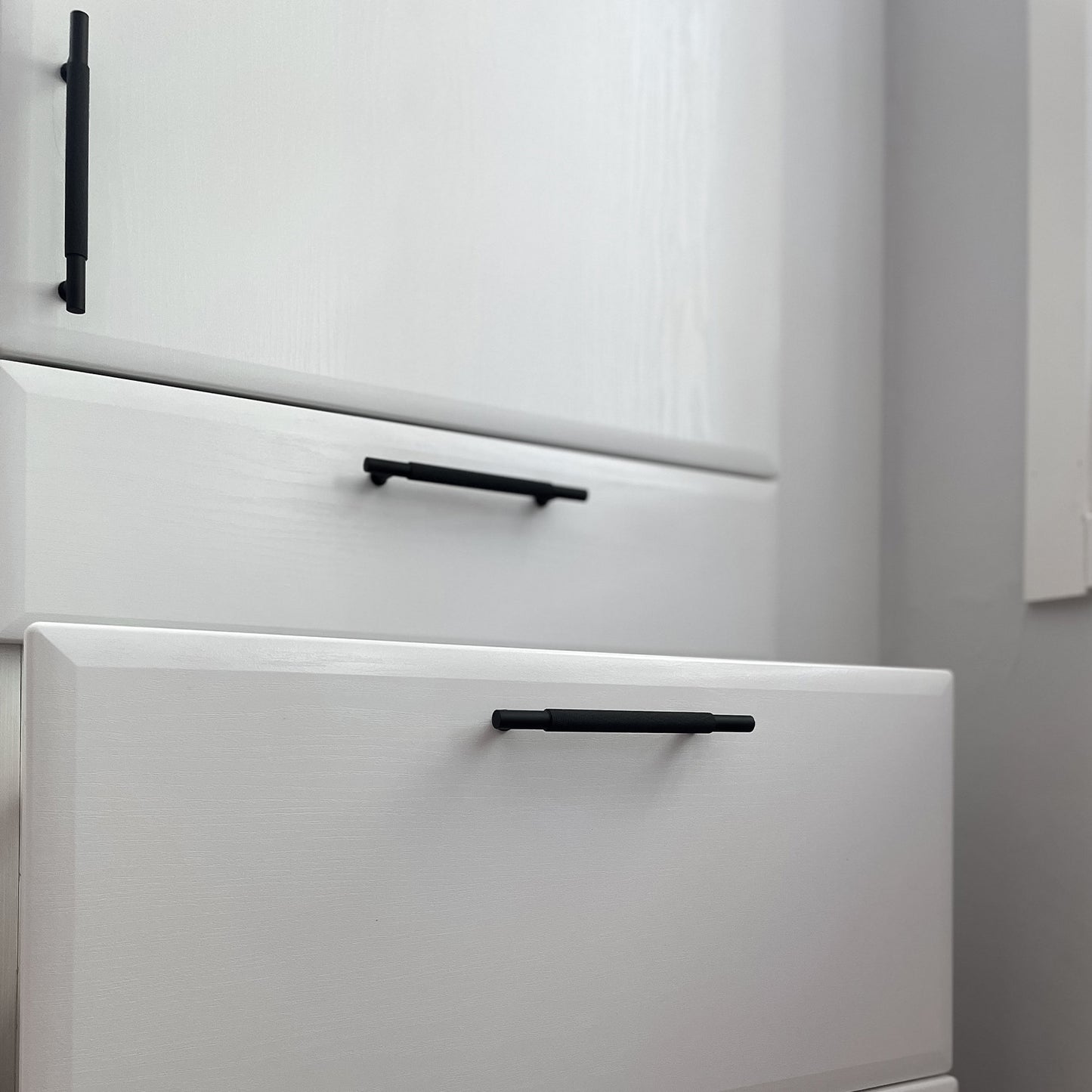 LÅDHANDTAG MATT SVART CC 128MM