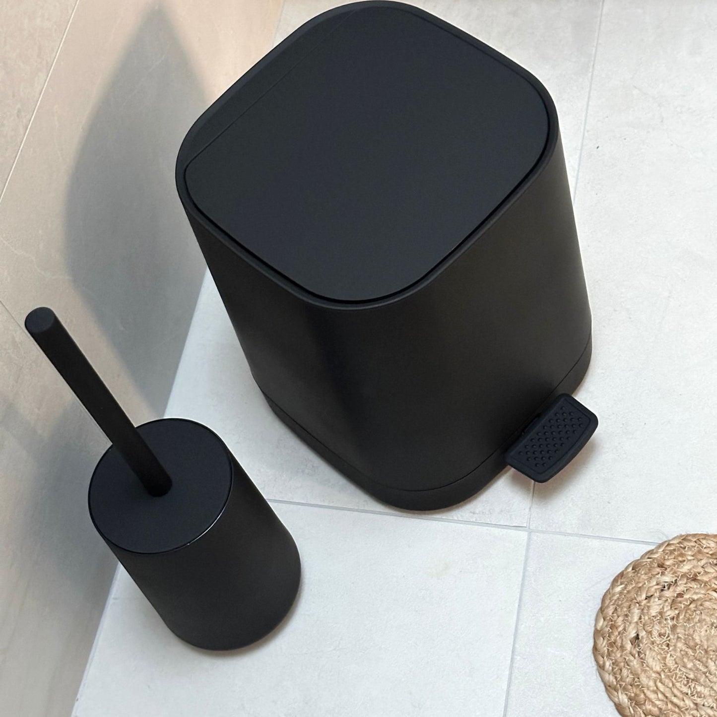 BB PEDALHINK KANTIG SVART