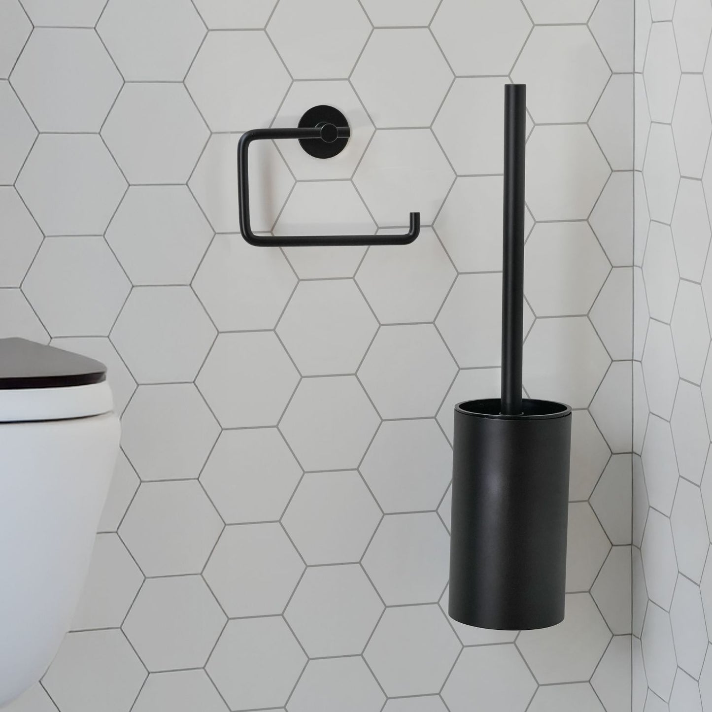 WC-BORSTE SVART RF SJÄLVHÄFT.