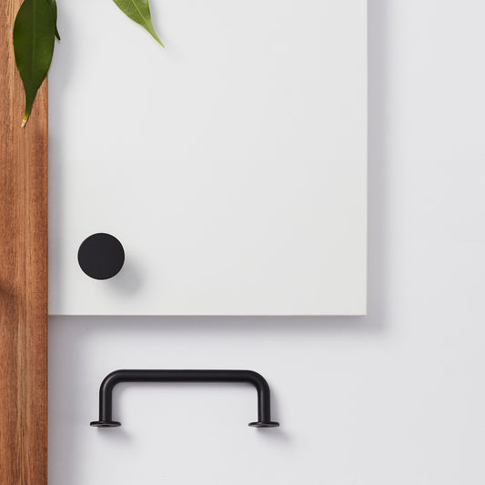 LÅDHANDTAG MATT SVART CC 96 MM