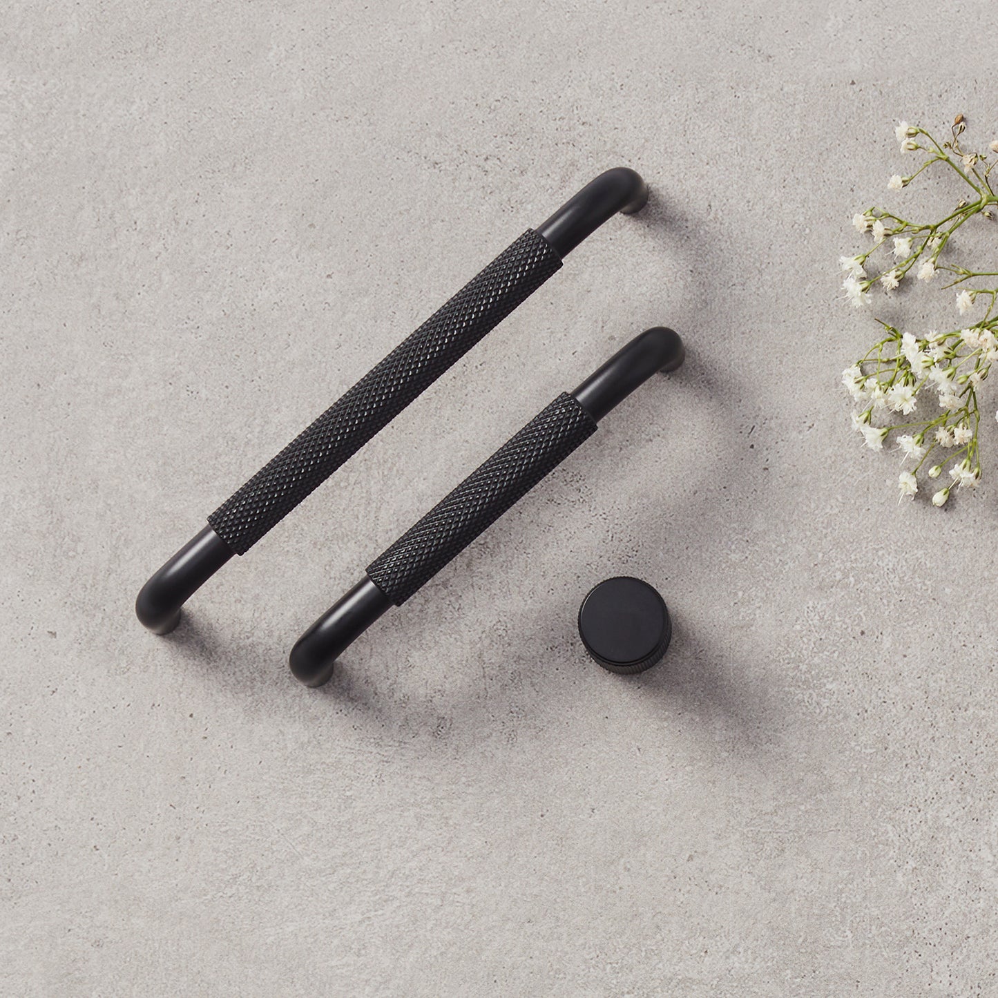 LÅDHANDTAG 96 MM MATT SVART