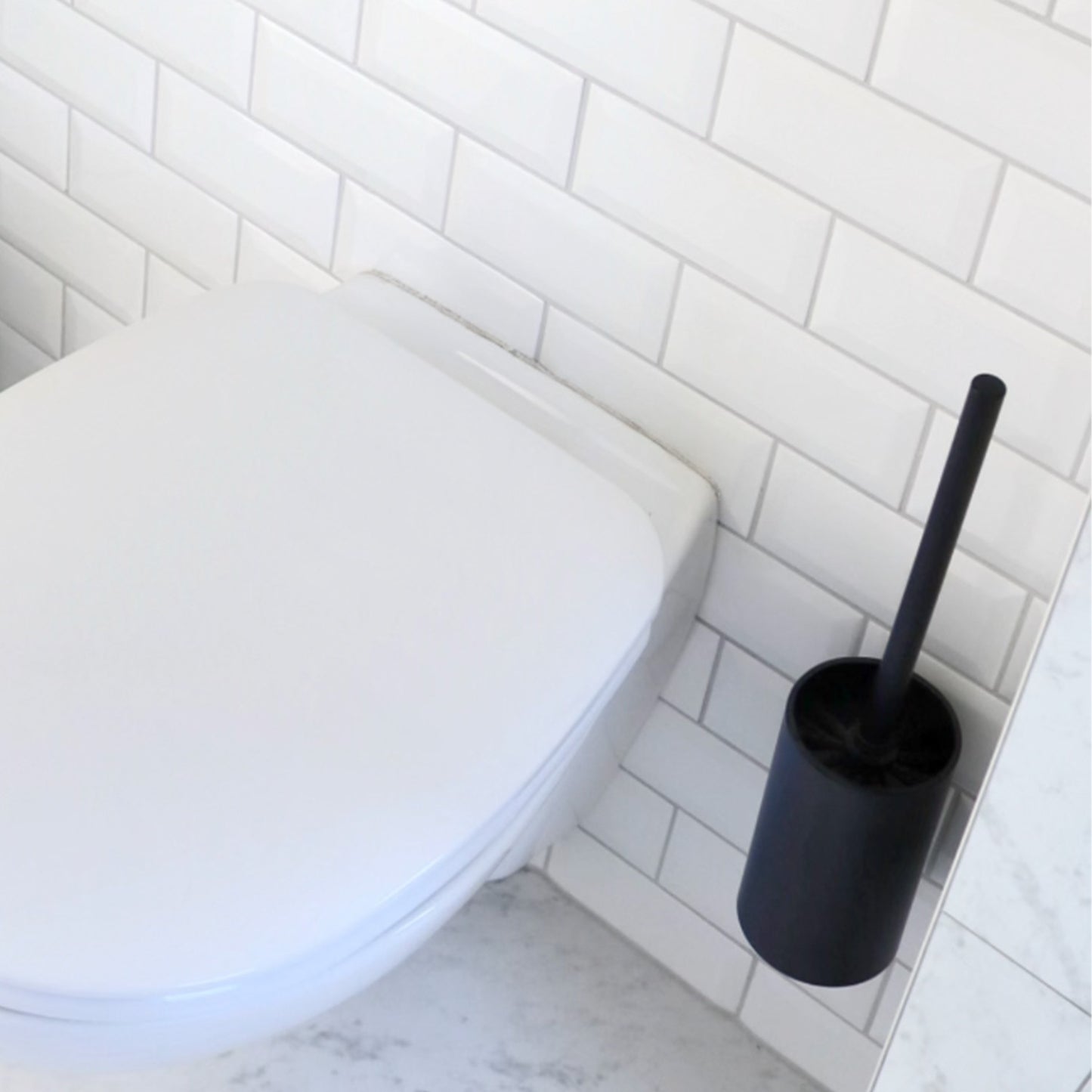 WC-BORSTE SVART RF SJÄLVHÄFT.